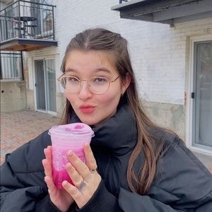 Meet your Posher, Andrée-anne